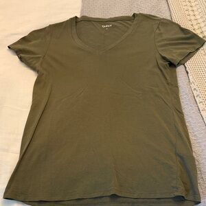 Quince Olive Green V-Neck Short Sleeve Tee